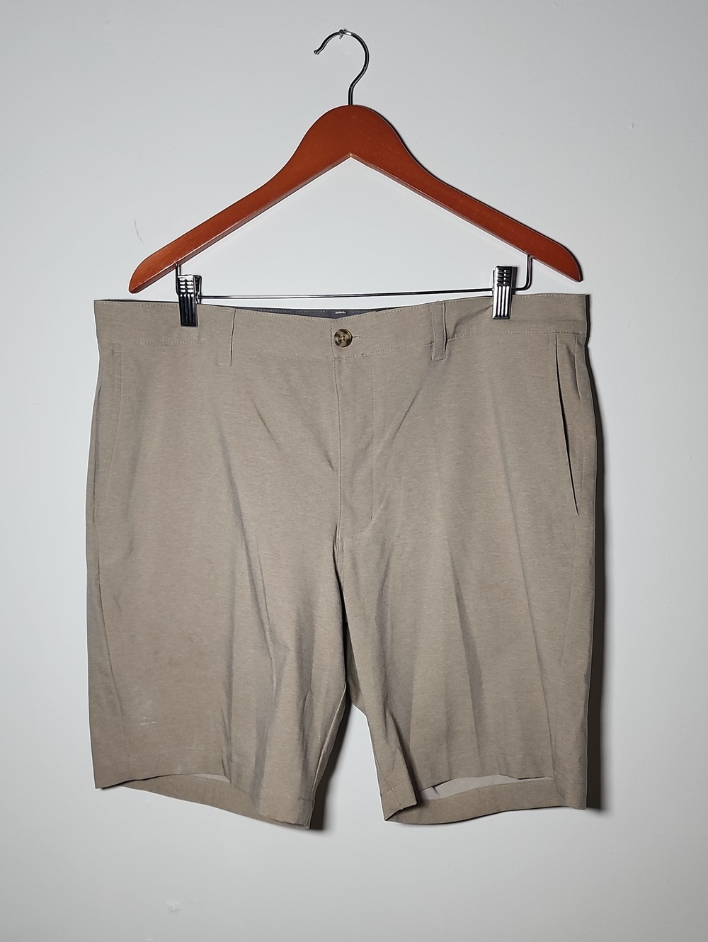 Hogan Men's Tan Flat-Front Shorts